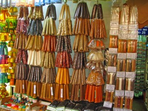 Sri Lanka - 080 - Spice shop in Kandy Market - tête de gondole